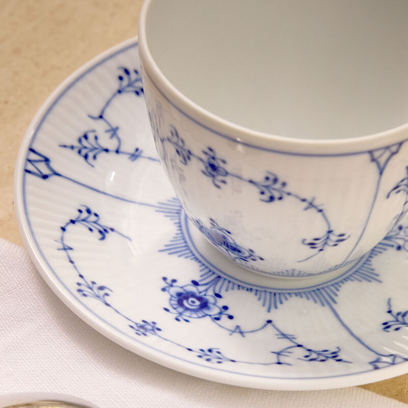 فنجان القهوة مع صحنه بلو فلوتد رويال كوبنهاغن فنجان القهوة مع صحنه بلو فلوتد