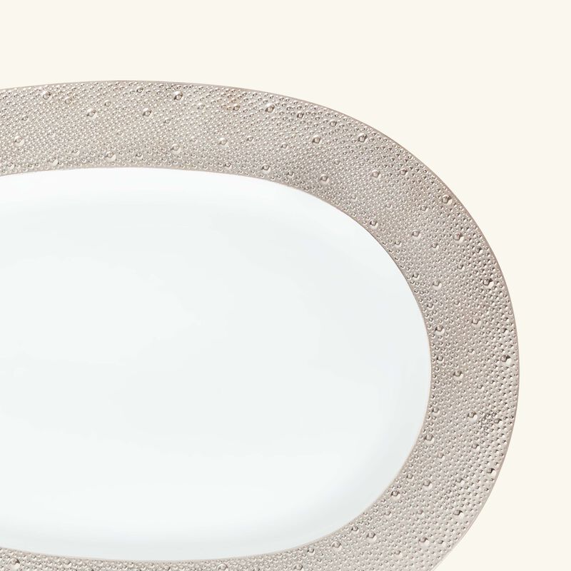 برناردو طبق الضيافة إكيوم بيضاوي باللون الفضي 43 سم