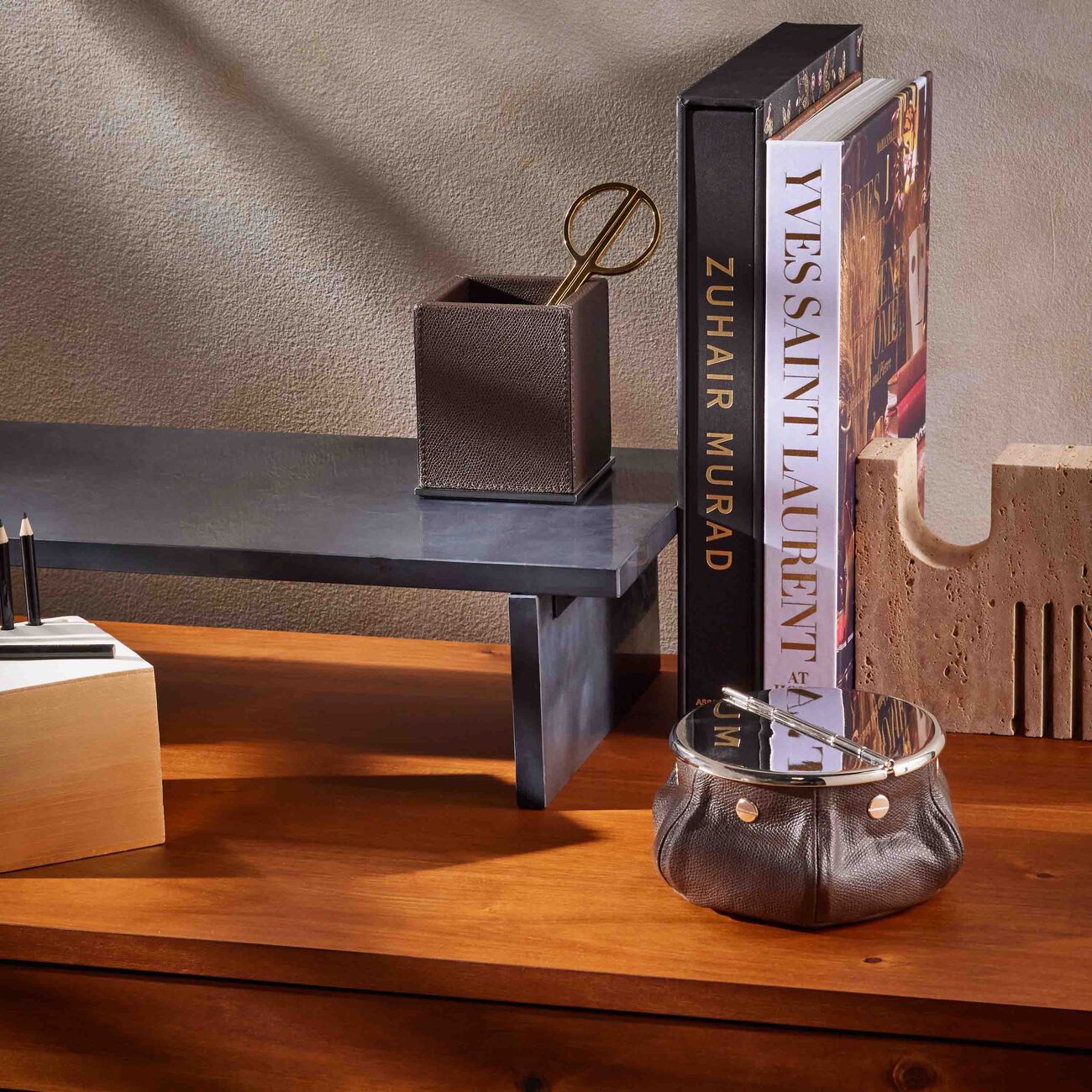 جيوبانيارا حامل الأقلام فيرنتزي باللون البني