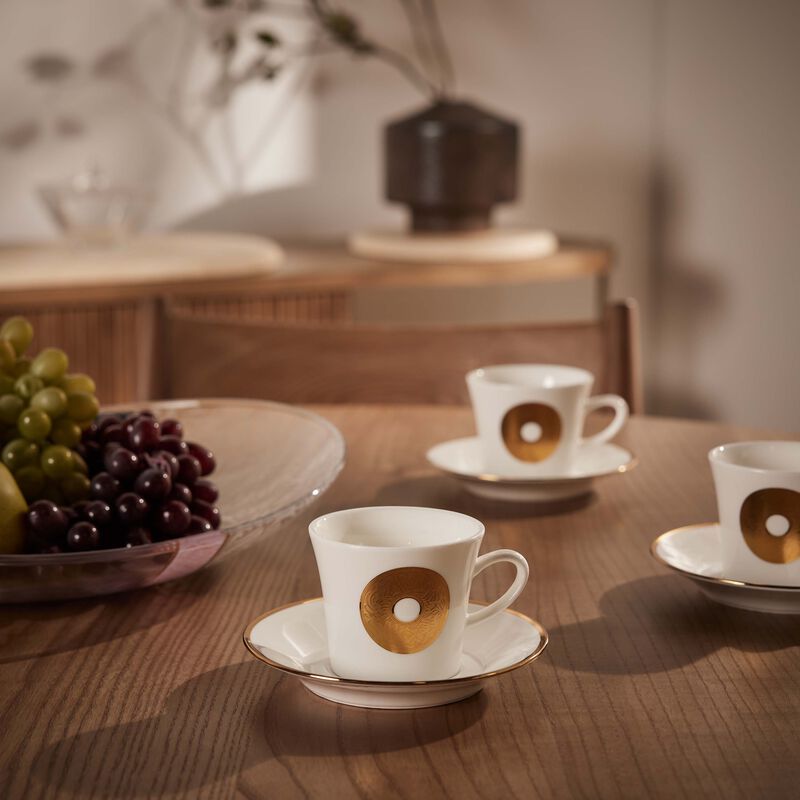 دملاج طقم قمر المؤلف من 6 فناجين للشاي مع صحونها باللون الأبيض