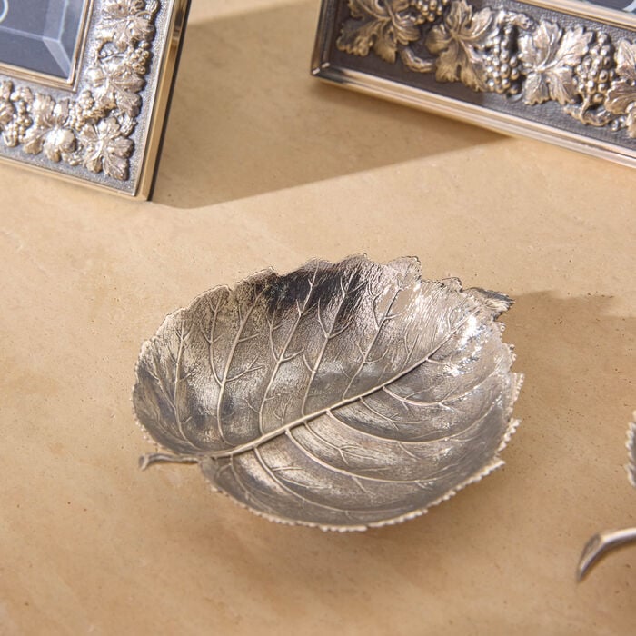 buccellati hazelnut leaf bowl small silver