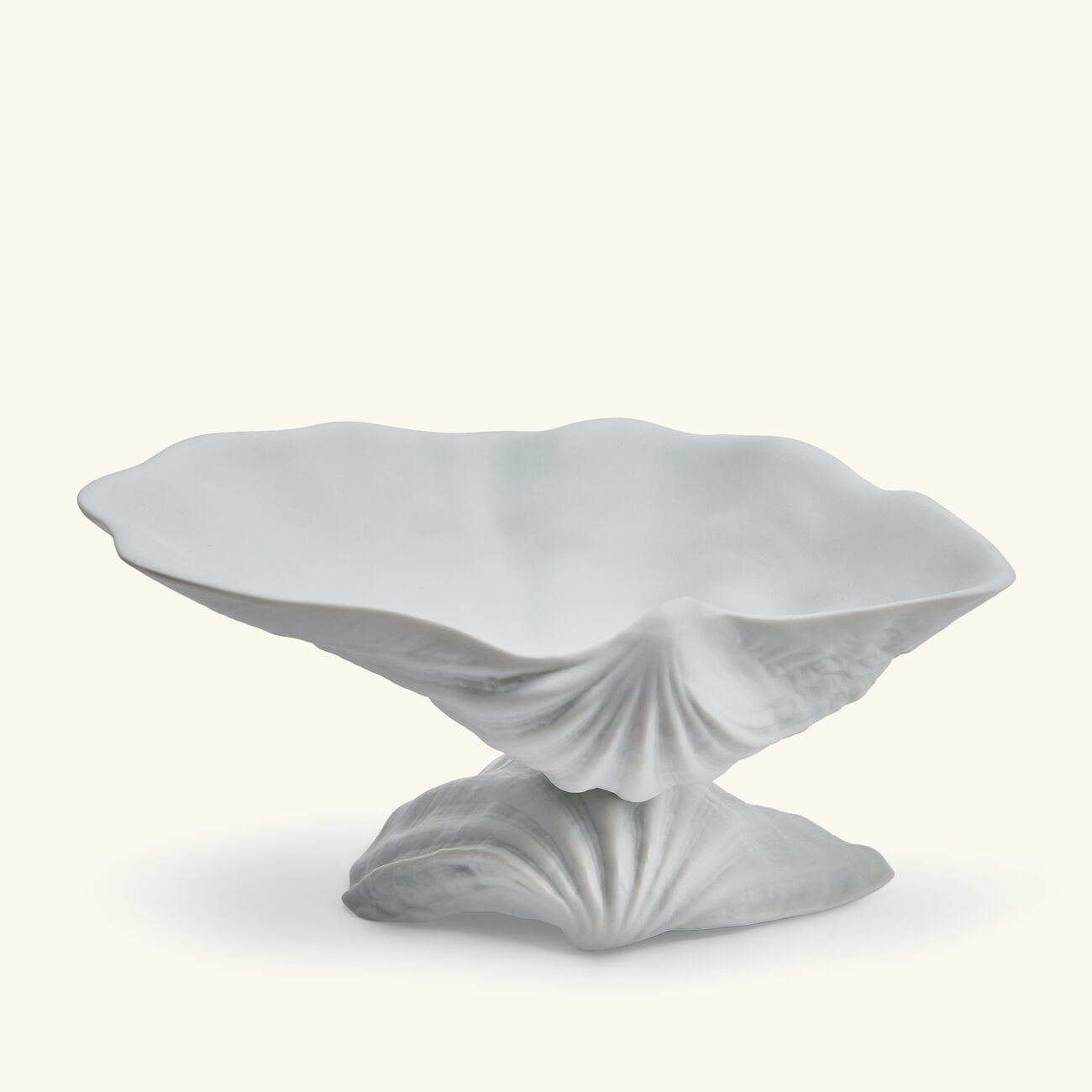 لوبجيه قطعة ديكور مركزية نبتون متوسطة باللون الأبيض