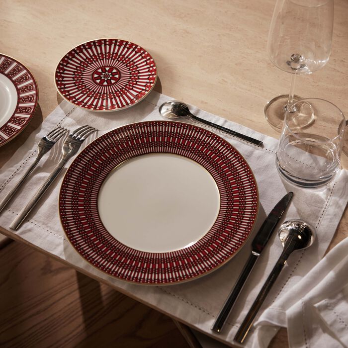 باكارا طبق للعشاء أركاديا دائري باللون الأحمر 27 سم   عدد 2