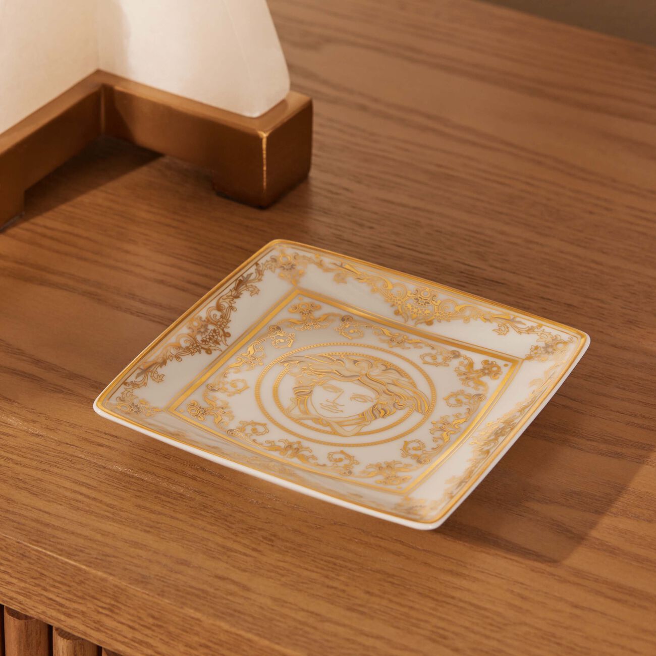 Medusa Gala Trinket Tray White 12cm versace medusa gala trinket tray white 12cm