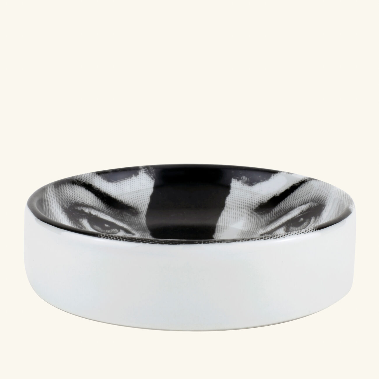 فورناسيتي منفضة تيما إي فاريازيوني 10 دائري صغير أسود