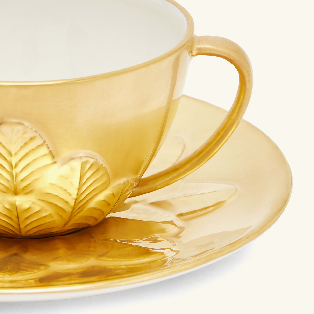 villari peacock tea cup   saucer gold