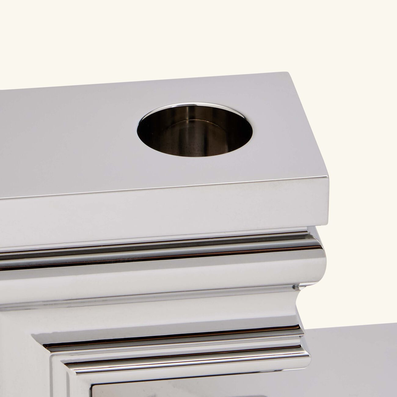 كريستوفل حامل الشموع بيرسبيكتفز الأحادي من الكروم بالحجم الكبير