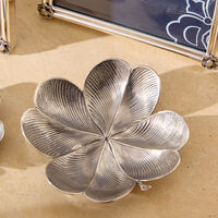 buccellati clover leaf bowl medium silver