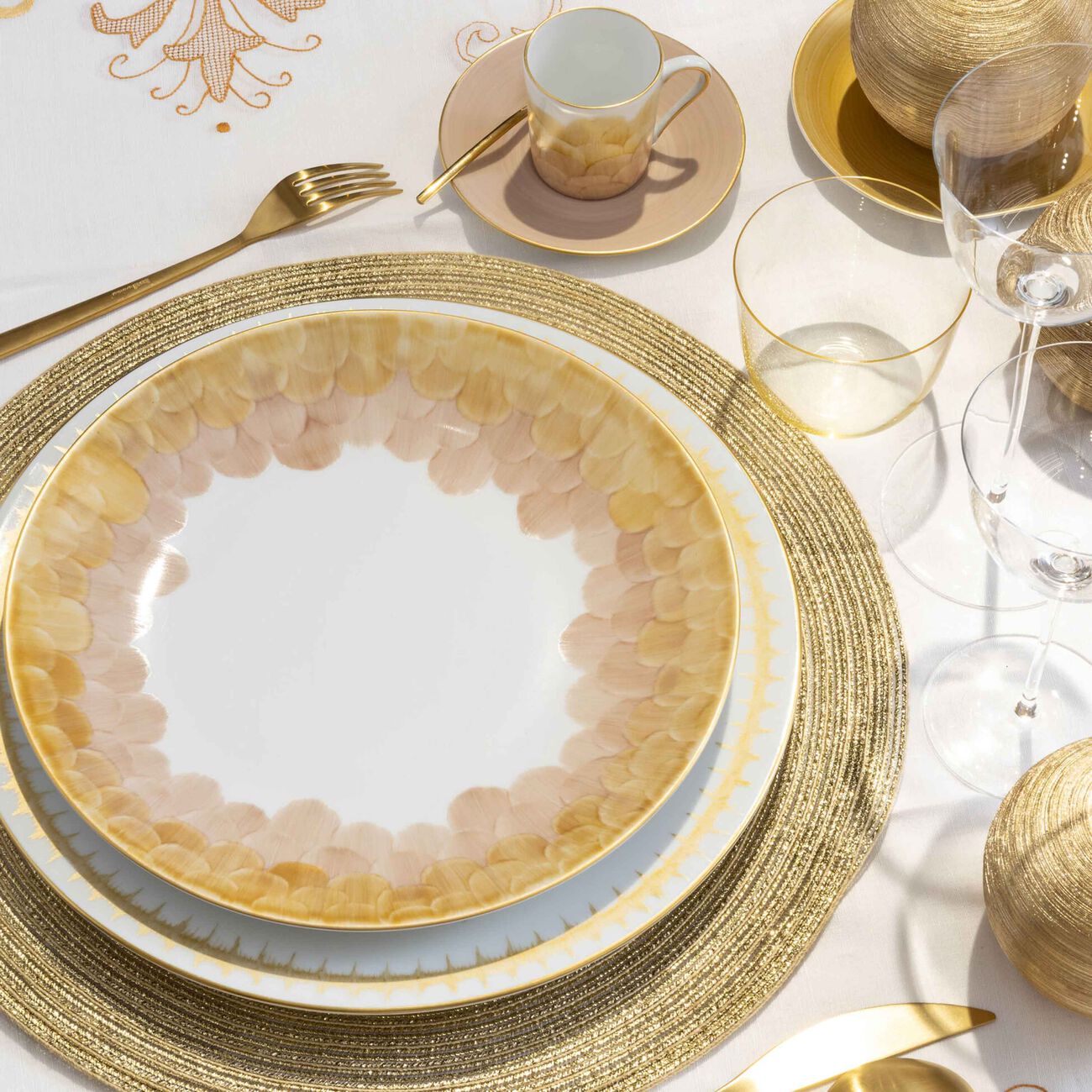 marie daage cercle d  cailles dinner plate round pink 26cm