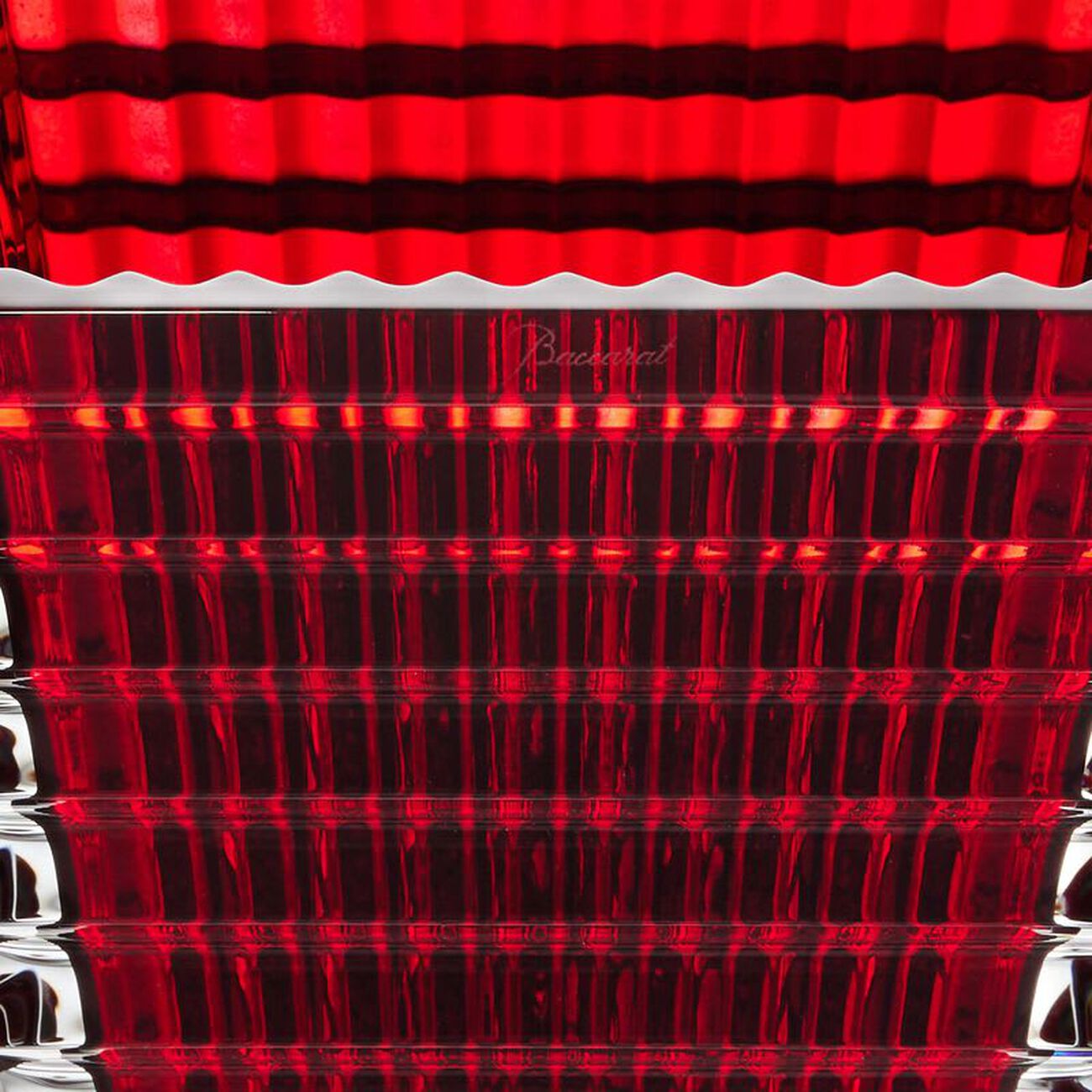 باكارا مزهرية آي مستطيلة صغيرة حمراء