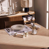 كاترين دينوال مفرش مائدة بنقشة شمس أبيض