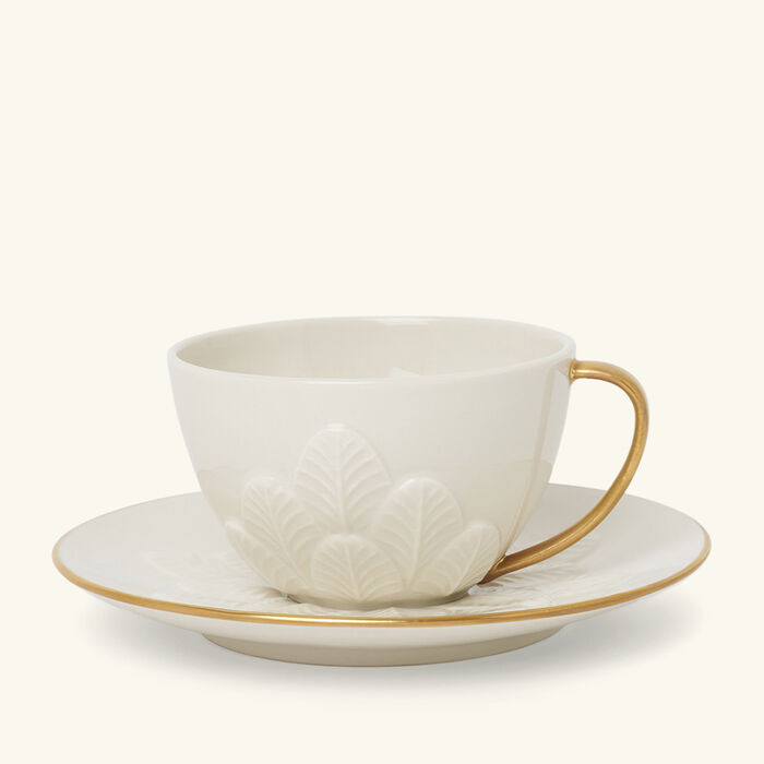 villari peacock tea cup   saucer white