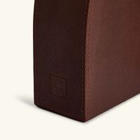 آسولين مسند كتب بني تكعيبي التصميم   لإسناد الكتب من اليسار