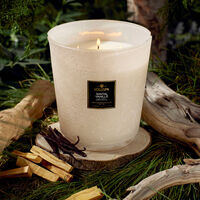voluspa santal vanille 5 wick hearth candle
