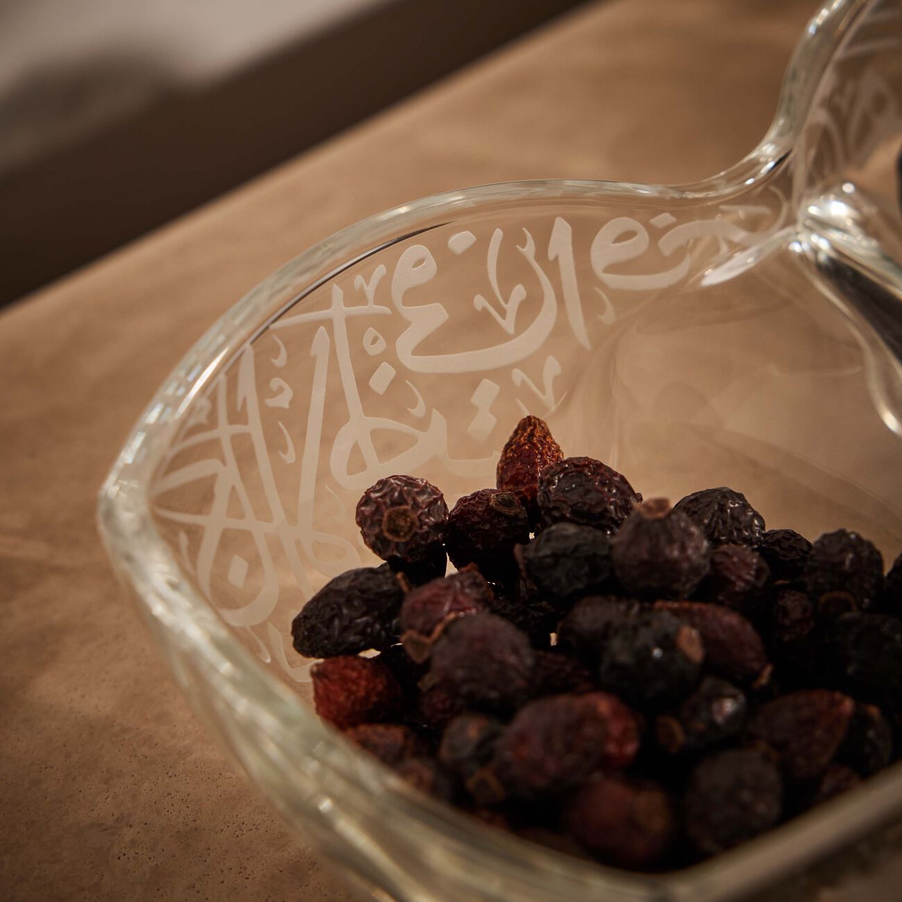 دملاج وعاء  ثلث  للضيافة بتصميم شفاف متعدد الأقسام   39 سم