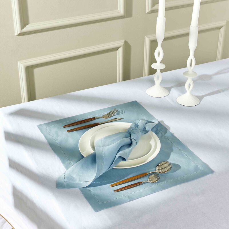 كاترين دينوال مفرش المائدة بوهو باللون الذهبي