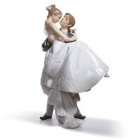 تمثال أسعد يوم للزوجين, small