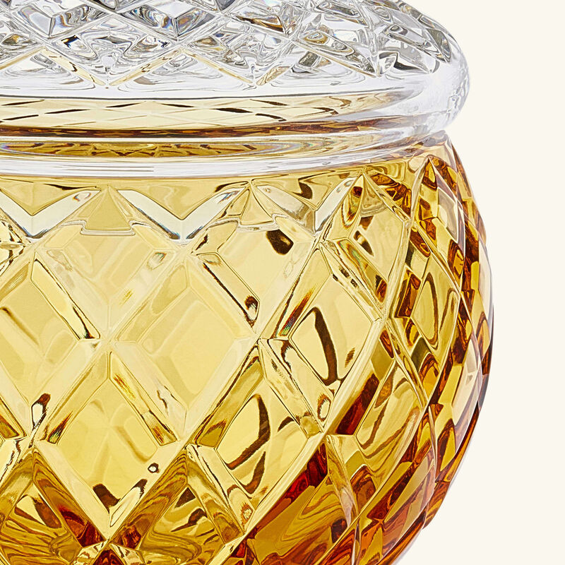 ماريو تشيوني علبة سكاكر بابا بقاعدة باللون البرتقالي