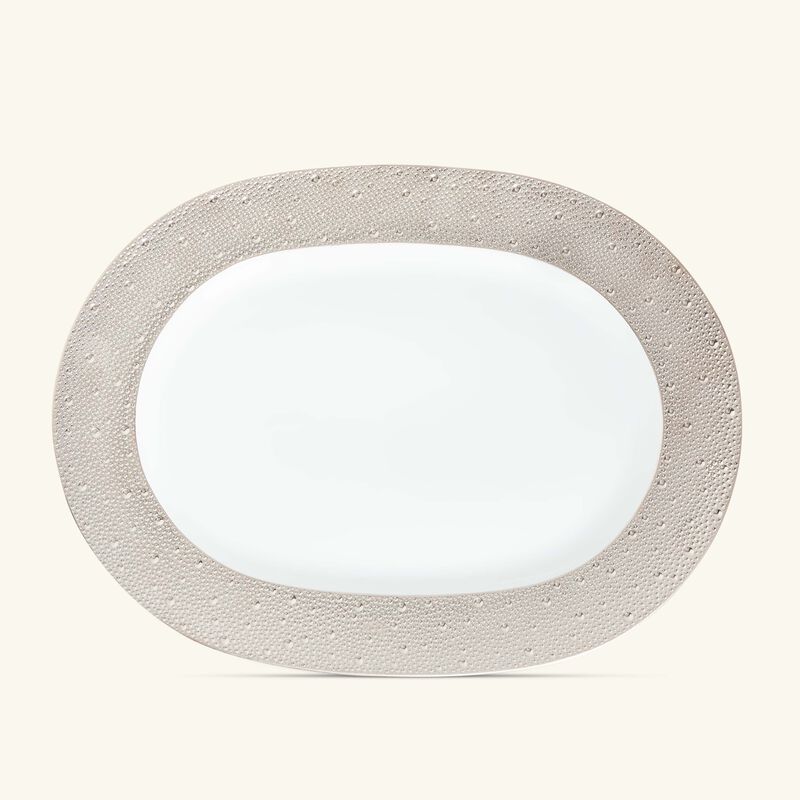 برناردو طبق الضيافة إكيوم بيضاوي باللون الفضي 43 سم