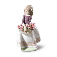 تمثال فتاة مع زهور - طبعة محدودة, small