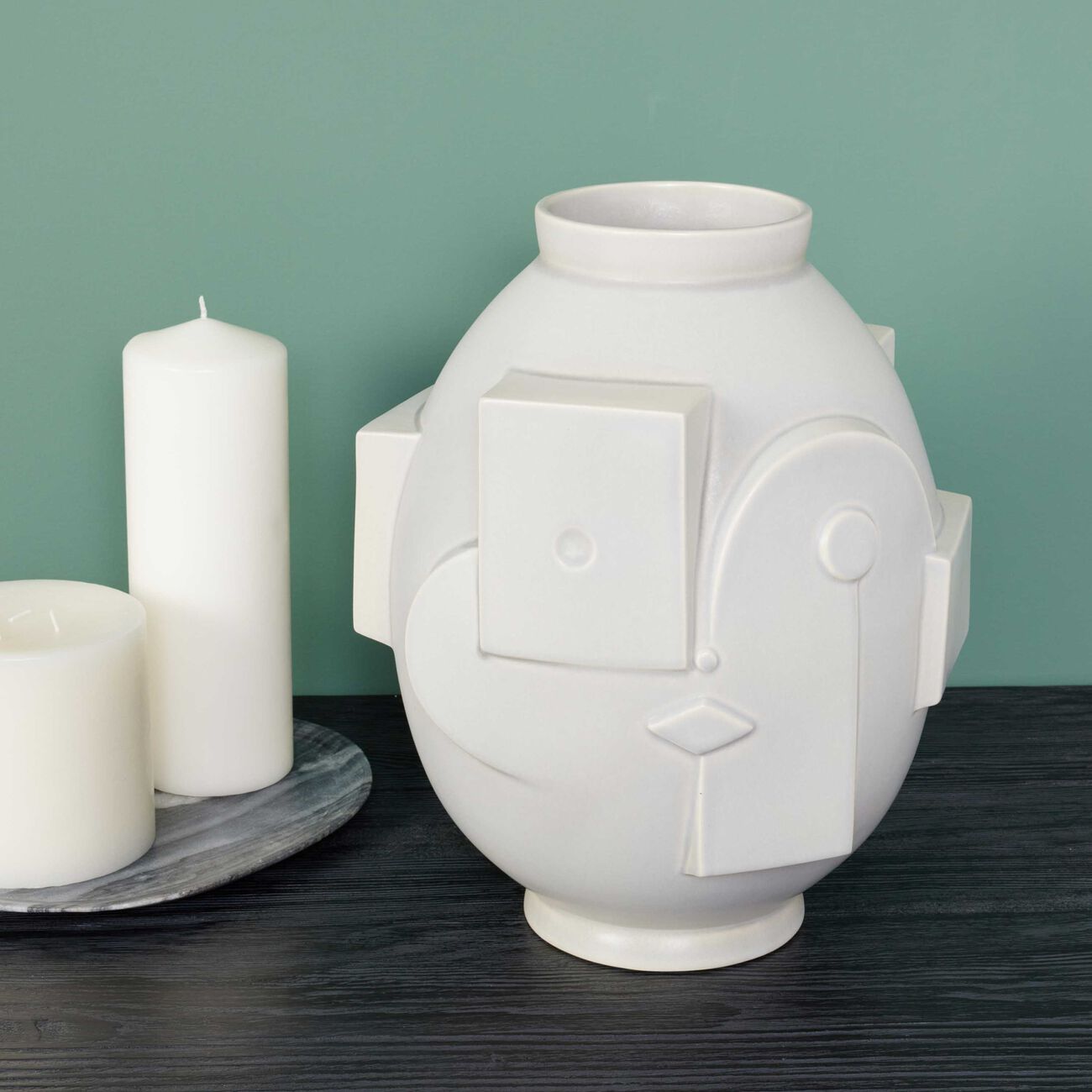 مزهرية ميتروبوليس كبيرة بيضاء جوناثان أدلر مزهرية ميتروبوليس كبيرة بيضاء