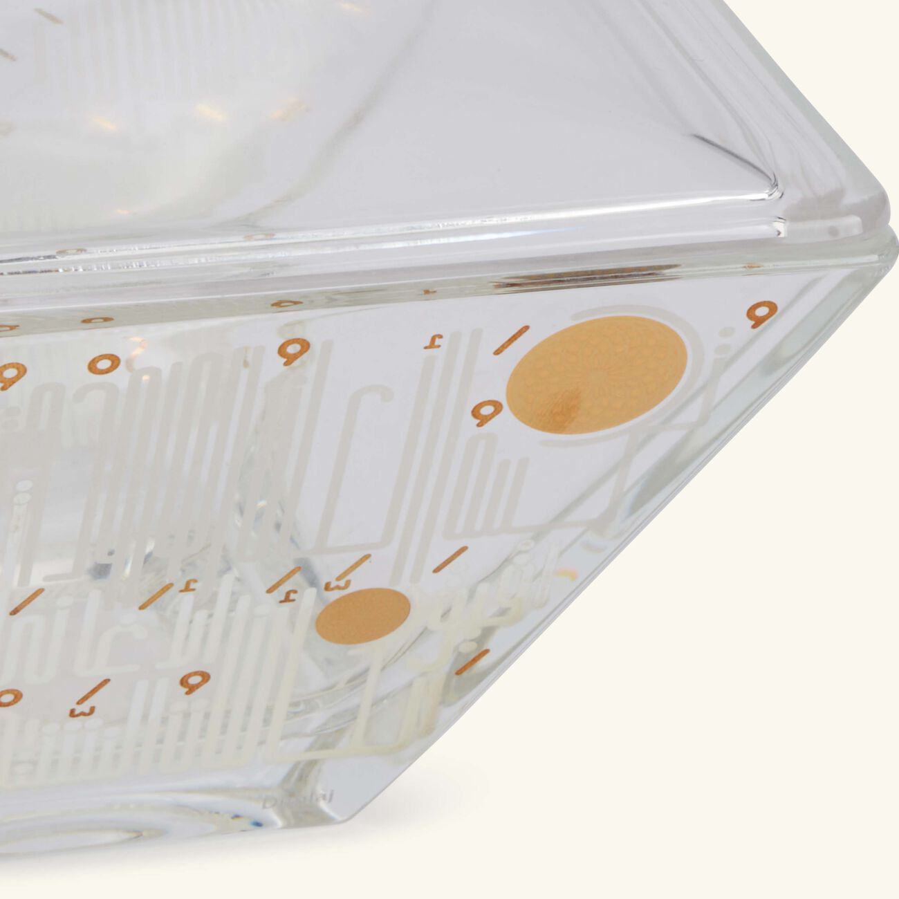 دملاج وعاء الضيافة حياة ذهبي اللون