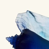 دوم منحوتة مير دو كوراي على شكل صدفة صغيرة زرقاء