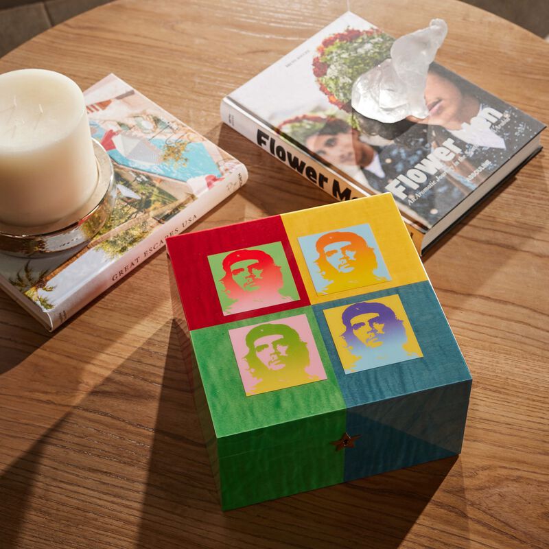 إيلي بلو صندوق حفظ السيجار تشي بوب آرت متعدد الألوان