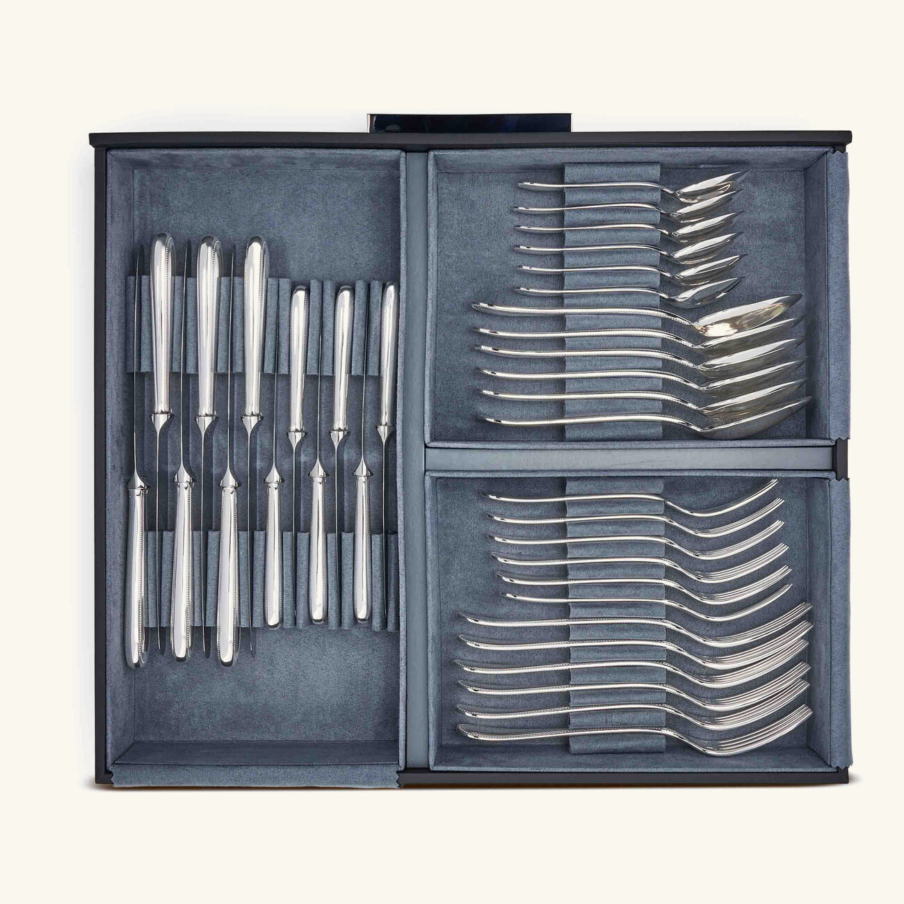 كريستوفل طقم الفضيات بيرل مؤلف من 75 قطعة باللون الفضي