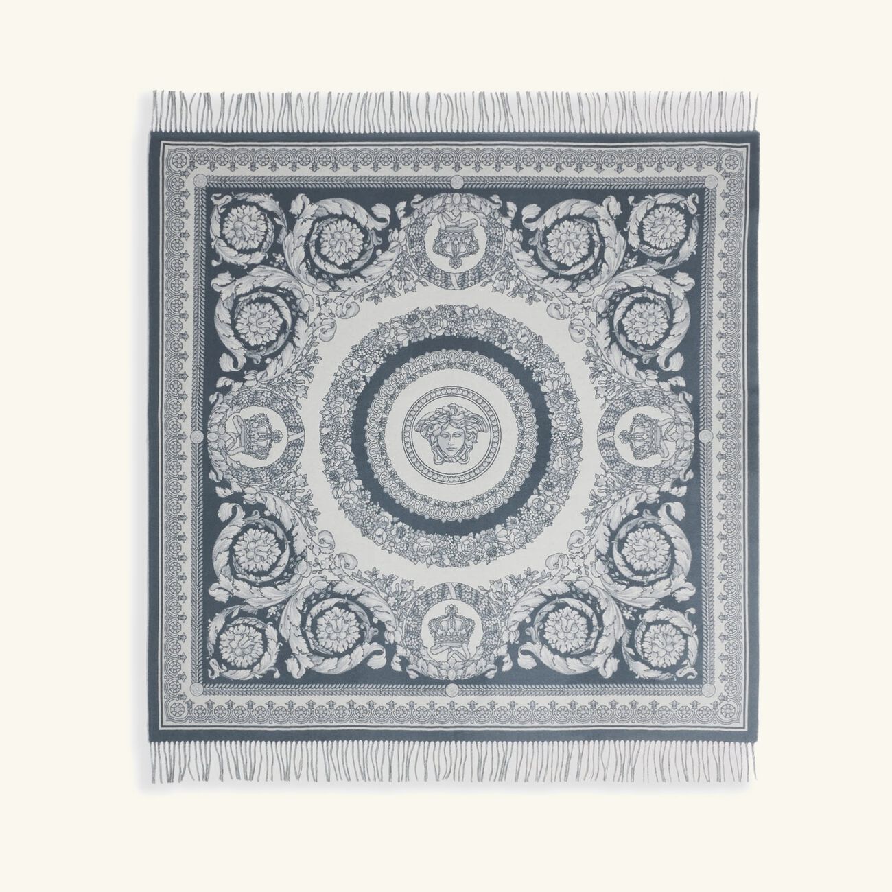 فيرساتشي بطانية كريت دو فلور بالشراريب