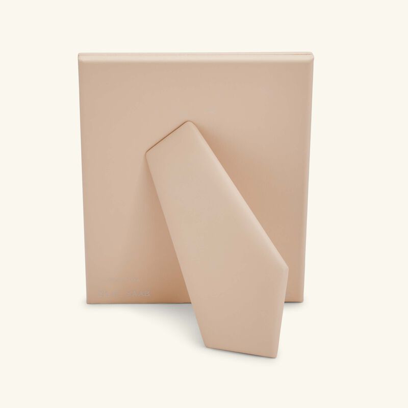 جيوبانيارا إطار الصور إيلي صعب مونوغرام تورون باللون البيج 24x19 سم