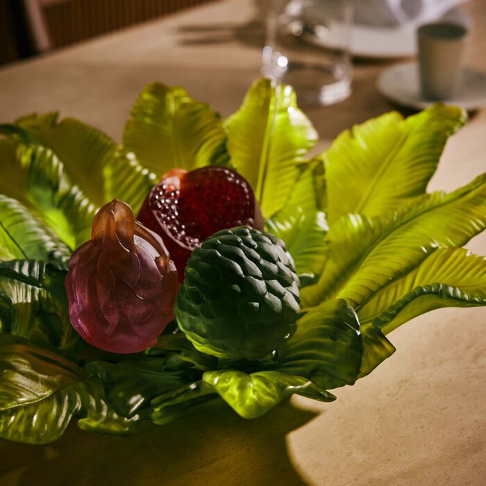 دوم منحوتة توتي فروتي على شكل فاكهة القشطة