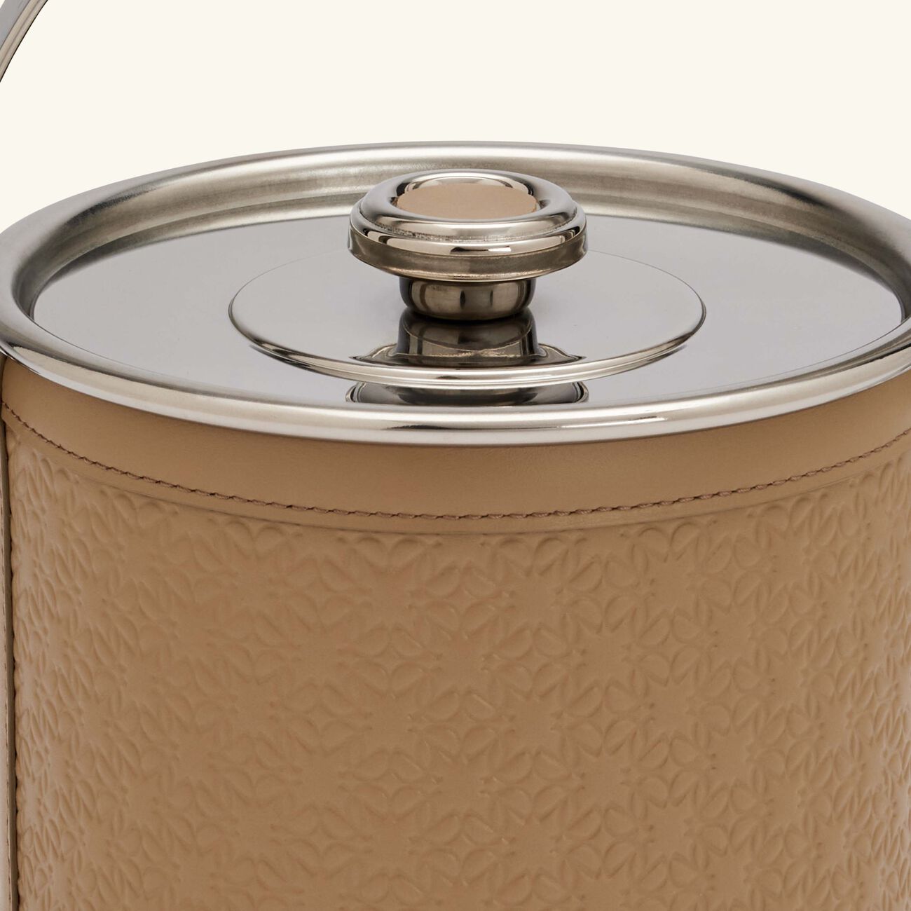 جيوبانيارا دلو الثلج إيلي صعب مونوغرام موتون