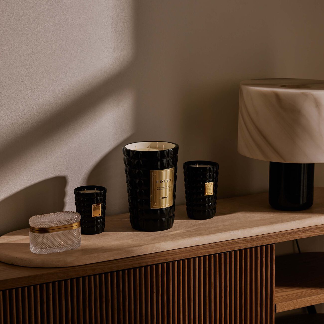 إديون الشمعة العطرية تشيلو سويت نمبر 7 وود هارموني نيرو   2 5 كغ