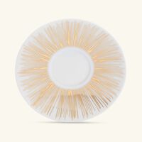 صلصال طقم تمرة بالتعاون مع رزان العزوني تارا المؤلف من فنجانين للقهوة مع صحنيهما باللون الذهبي