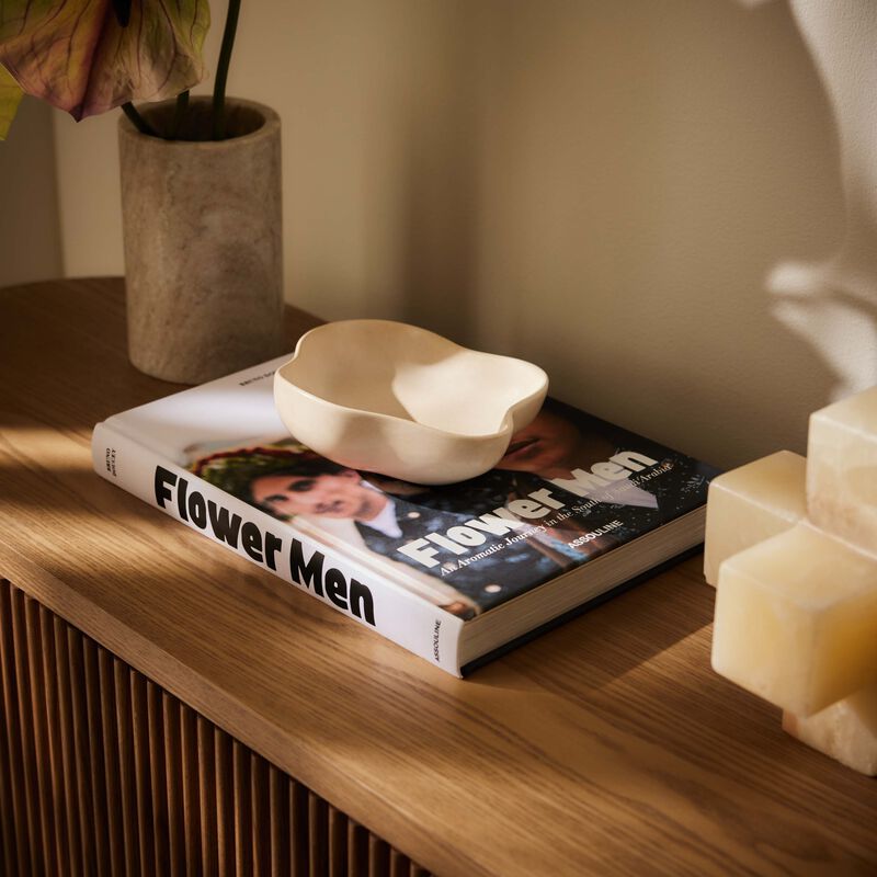 آسولين كتاب المملكة العربية السعودية  رجال الزهور 33   24 سم