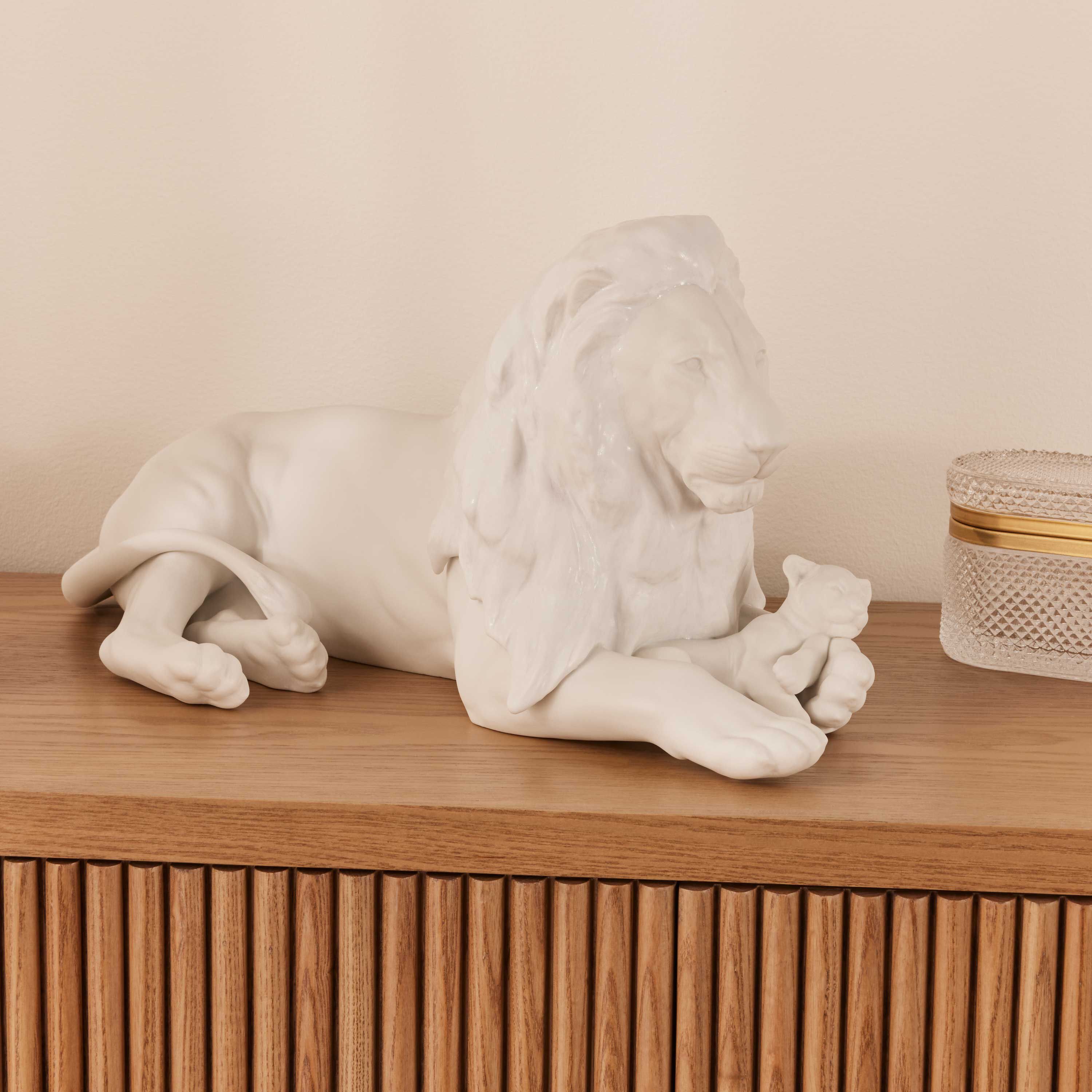 Lladro Lion with Cub Sculpture Small White | Tanagra UAE
