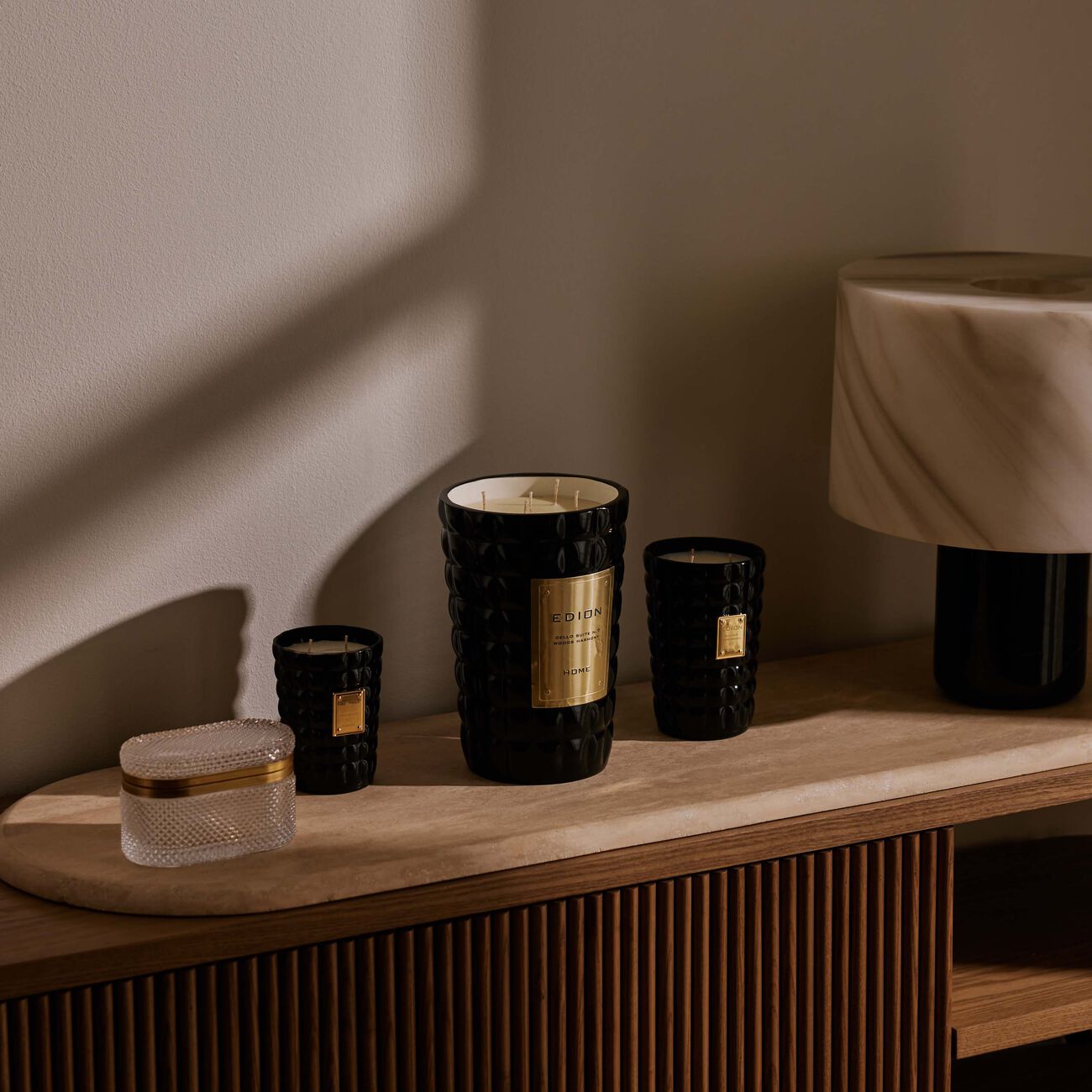 إديون الشمعة العطرية تشيلو سويت نمبر 7 وود هارموني نيرو   500 غ