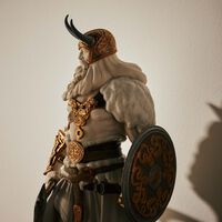 لادرو منحوتة أودين الكبيرة باللون البني