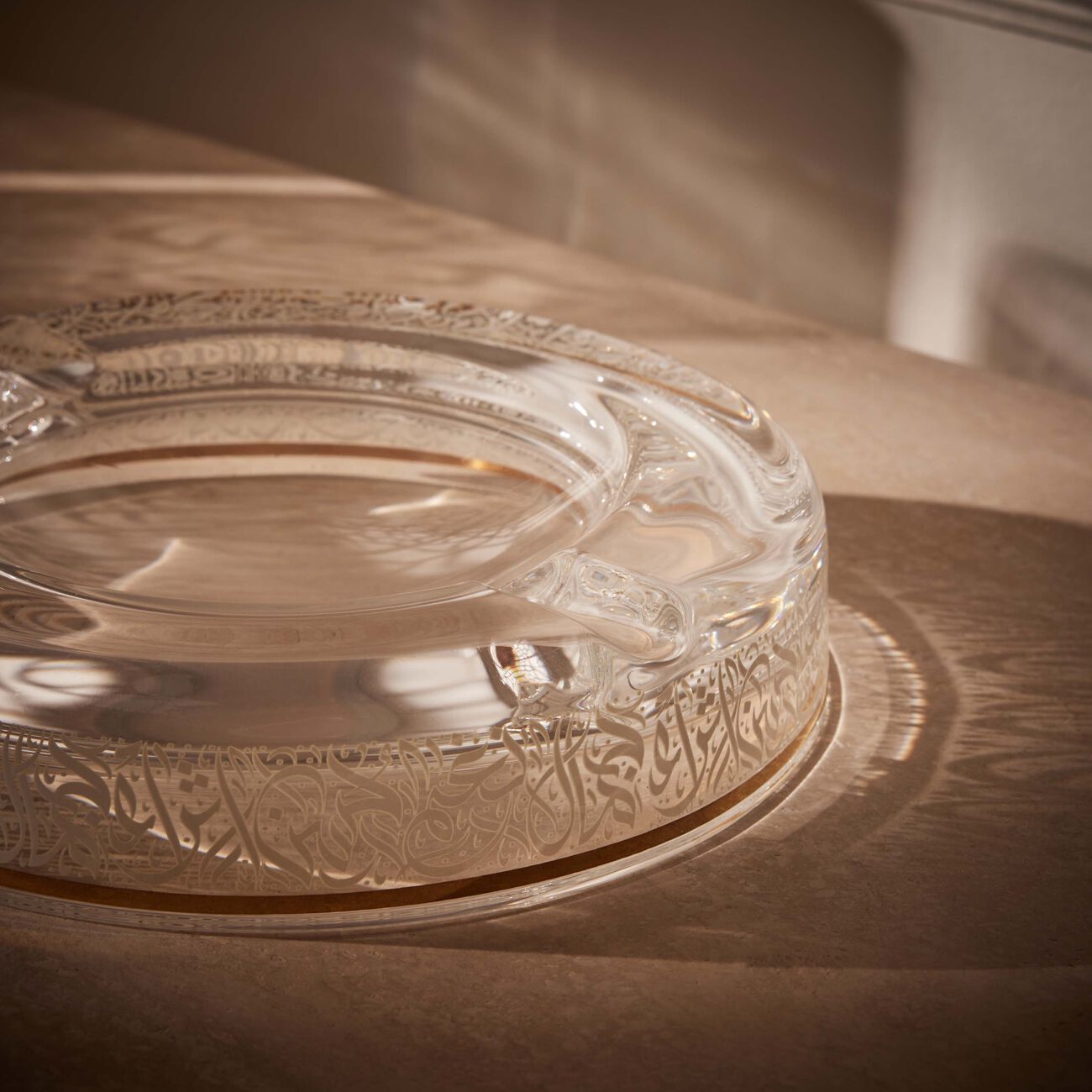 دملاج منفضة نغم دائرية صغيرة باللون الذهبي