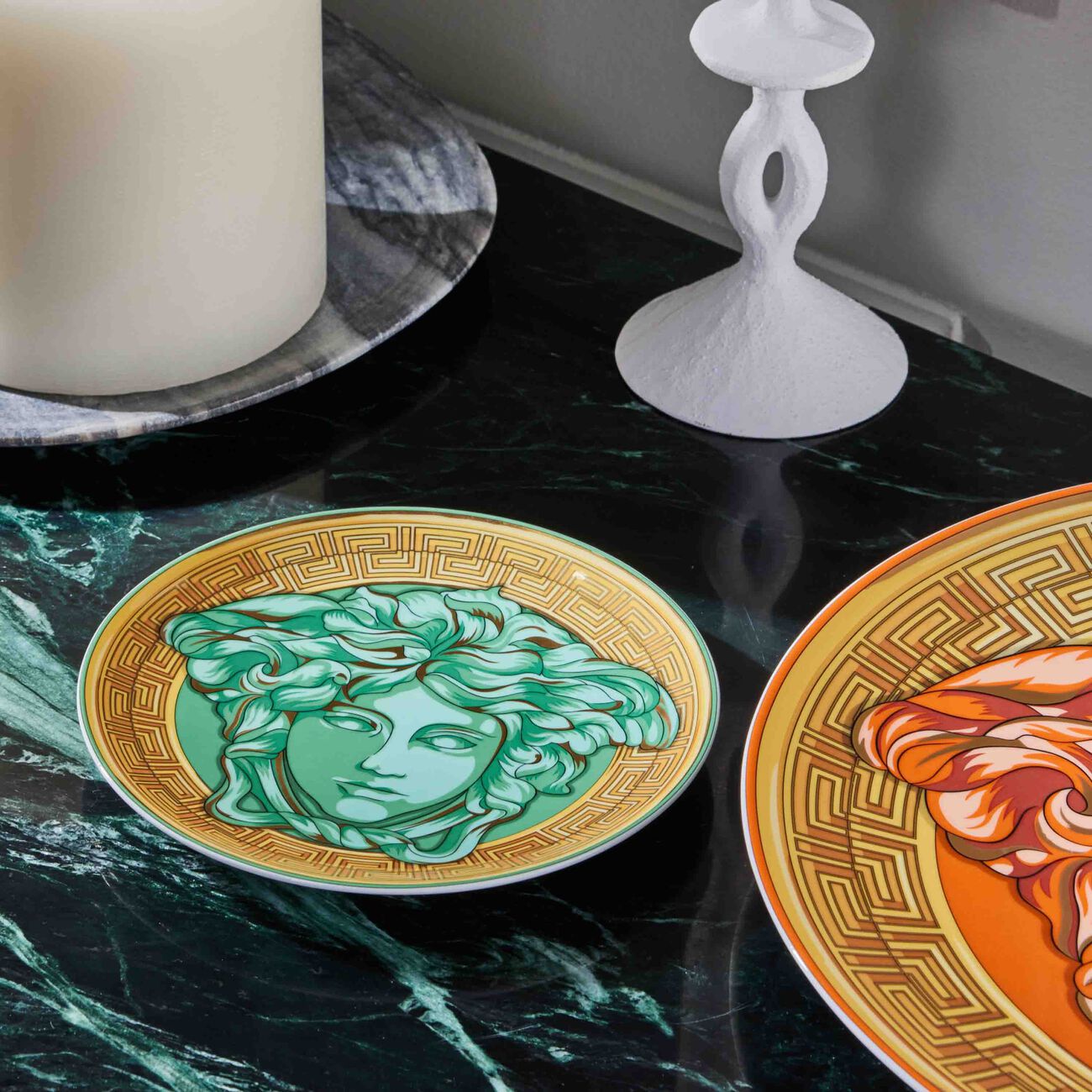 Medusa Amplified Green Coin Bread & Butter Plate Round Green 17cm versace medusa amplified green coin bread butter plate round green 17cm