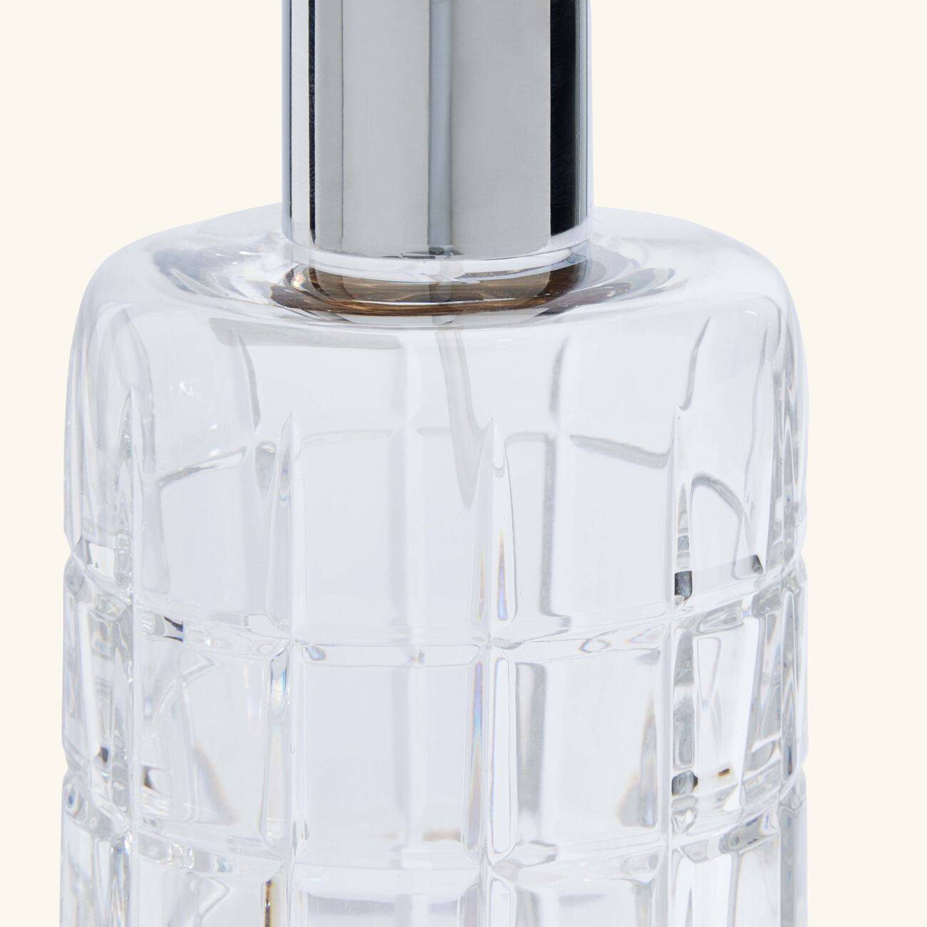 ماريو تشيوني زجاجة عطر أسطوانية الشكل مع مضخة