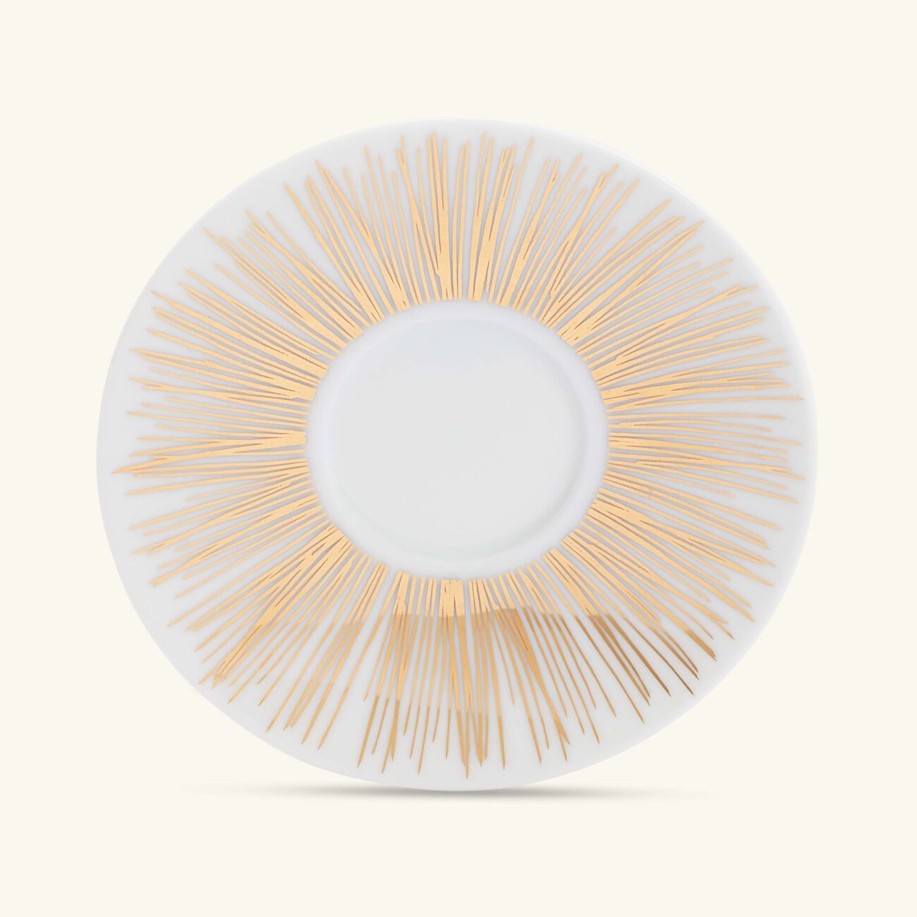 صلصال طقم تمرة بالتعاون مع رزان العزوني لونا المؤلف من فنجانين للقهوة مع صحنيهما باللون الذهبي