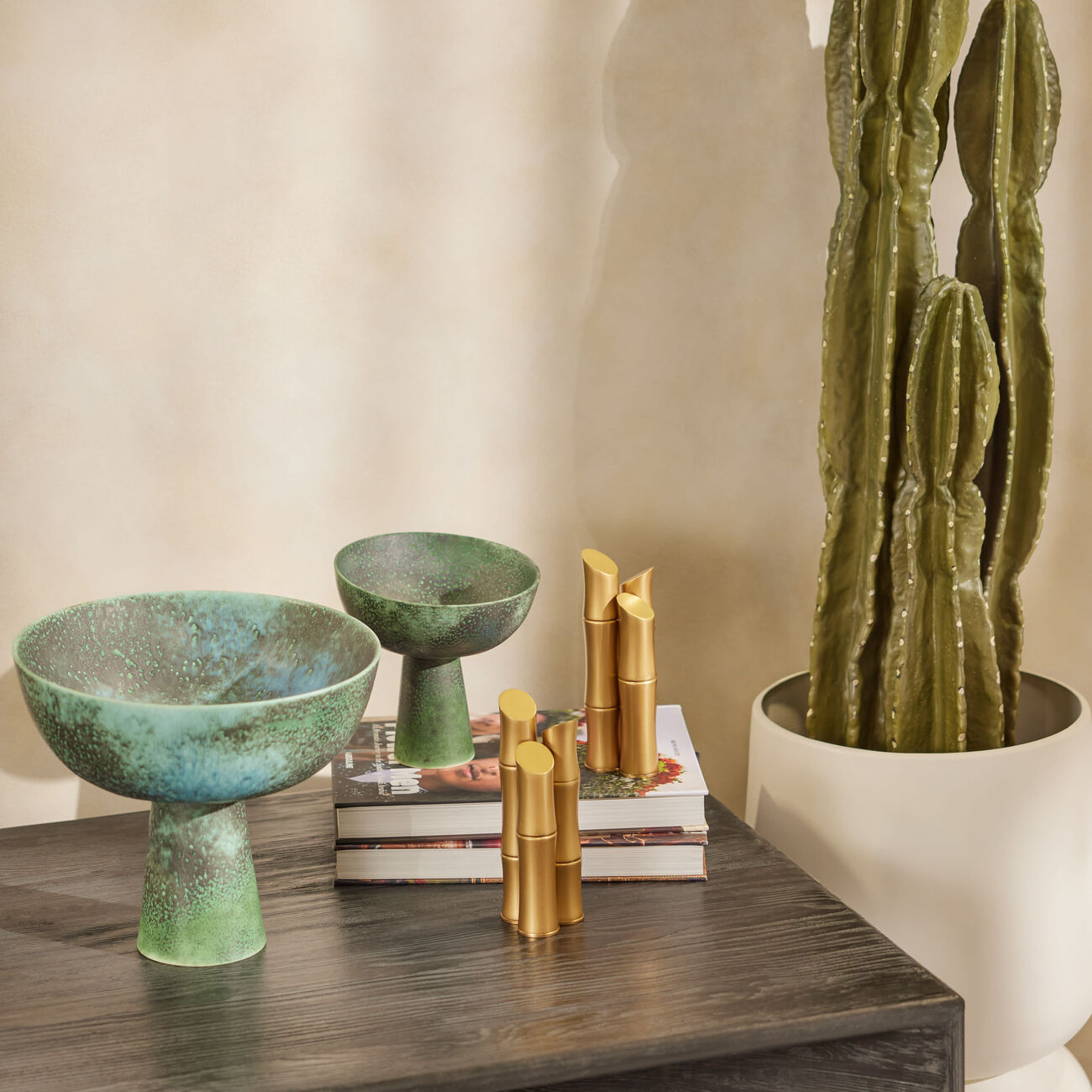 Terra Centerpiece Blue l objet terra centerpiece blue