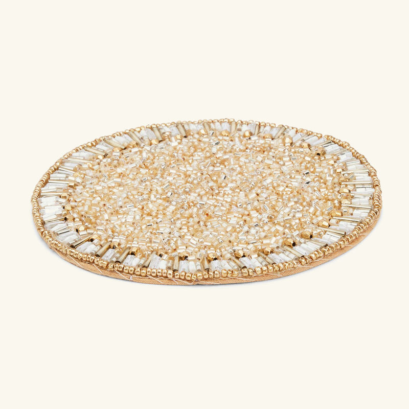 طقم بيفل مؤلف من أربع قواعد للأكواب بلون ذهبي كيم سيبيرت طقم بيفل مؤلف من أربع قواعد للأكواب بلون ذهبي