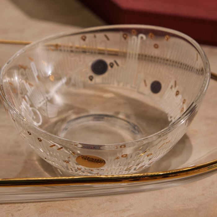 دملاج طقم حياة المؤلف من 3 أوعية للضيافة مع صينية باللون الذهبي