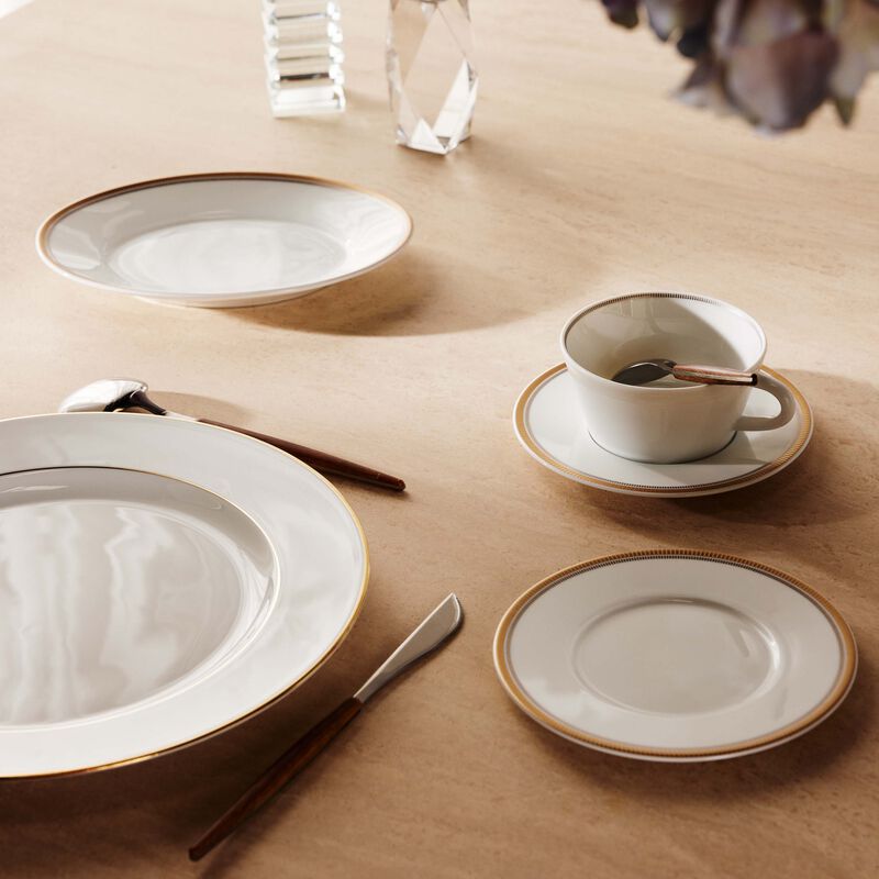 فنجان الشاي غيج مع صحنه أبيض برناردو فنجان الشاي غيج مع صحنه أبيض