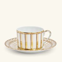 بينتو باريس فنجان الشاي فانري مع صحنه باللون الذهبي
