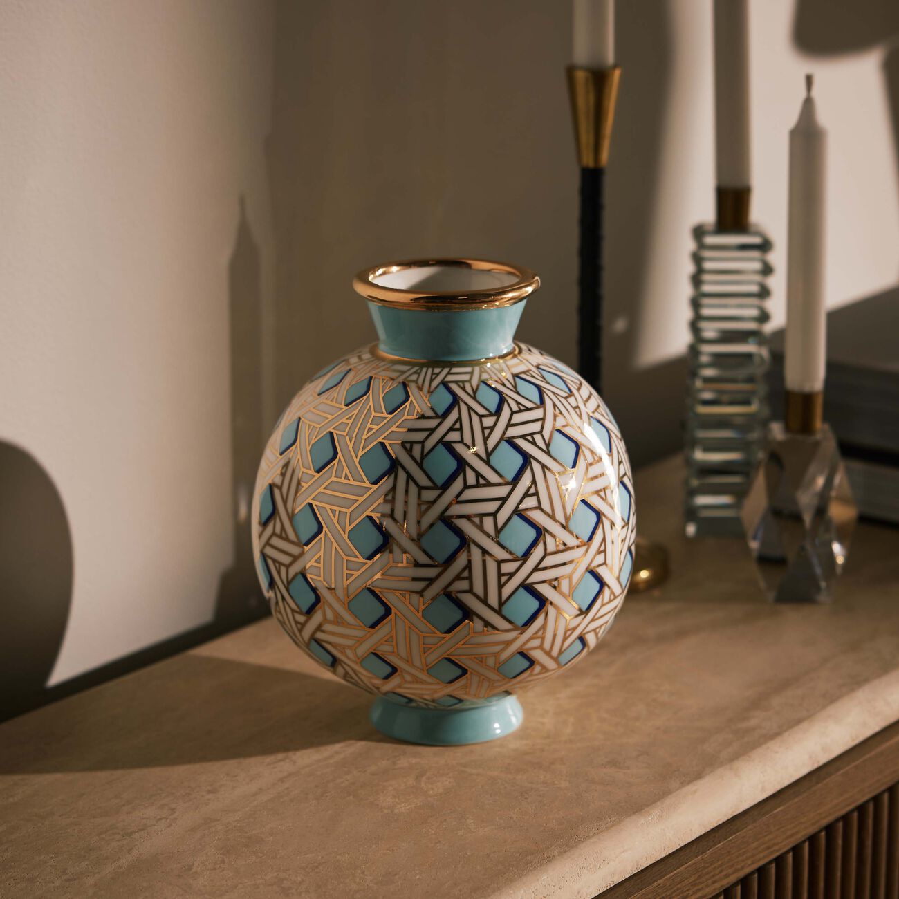 جوناثان أدلر مزهرية باسكيت ويف صغيرة دائرية باللون الأزرق