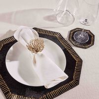 حلقة مناديل المائدة مزينة بالخرز باللون الفضي كيم سيبيرت حلقة مناديل المائدة مزينة بالخرز باللون الفضي